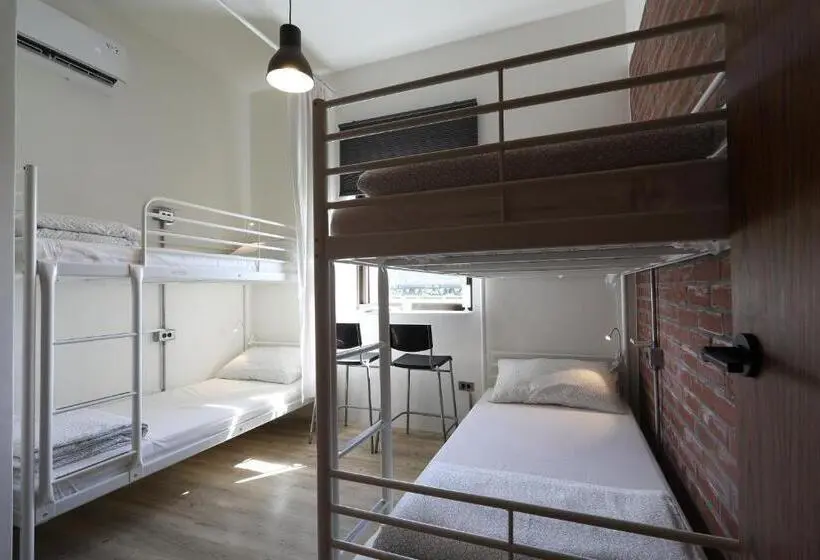 اتاق استاندارد چهارنفره با چشم‌انداز باغ, Dong Shan Yi Hostel