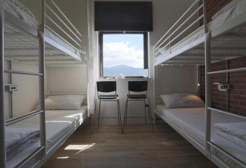 اتاق استاندارد چهارنفره با چشم‌انداز باغ, Dong Shan Yi Hostel