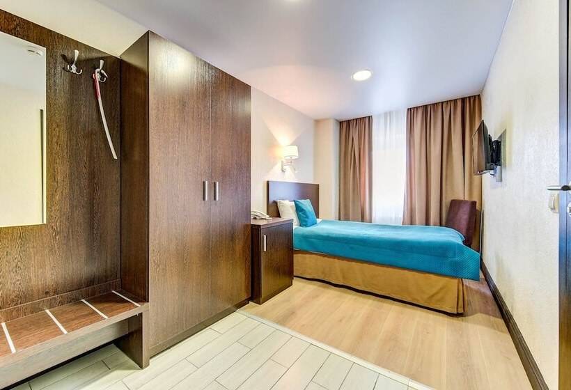 标准单人间, Akademia