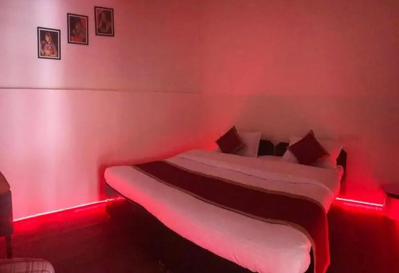 デラックスルーム, Dharohar Palace