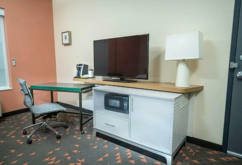 キングサイズベッドのスタンダードルーム, Holiday Inn St Louis   Creve Coeur, An Ihg