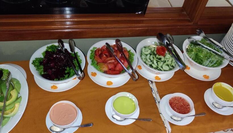 اتاق استاندارد یک نفره, Summit Lodge