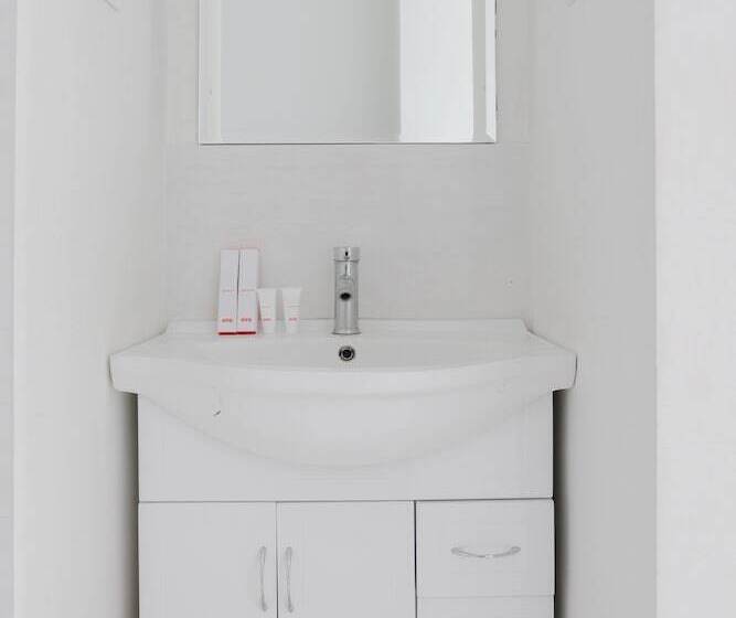 Camera Deluxe, Villa Bukit Panderman Residende By Oyo Rooms