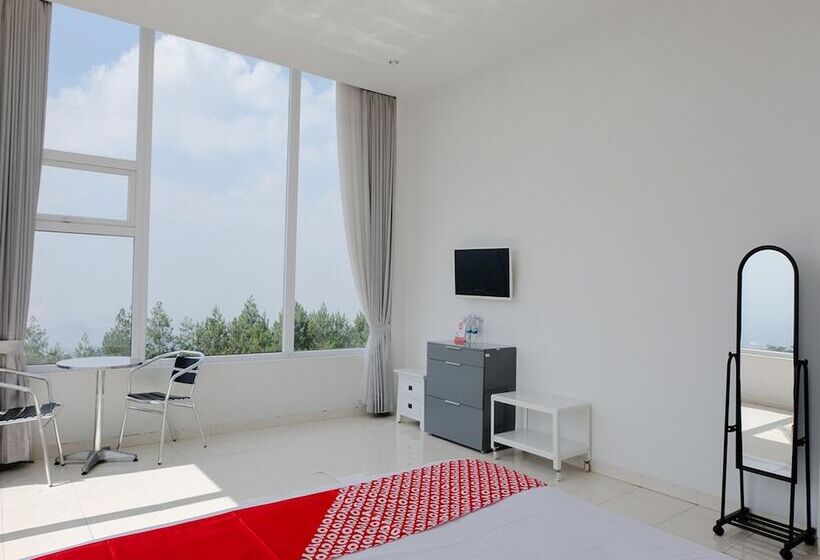 Camera Deluxe, Villa Bukit Panderman Residende By Oyo Rooms