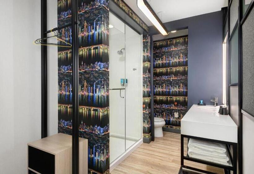 스위트 킹사이즈 침대, Aloft Cincinnati West Chester