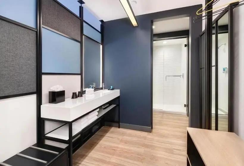 キングサイズベッドのスイートルーム, Aloft Cincinnati West Chester
