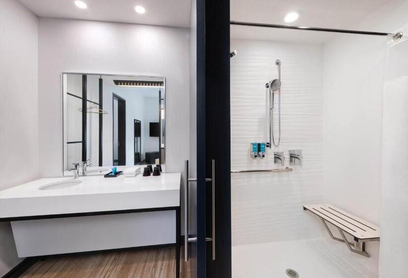 스위트 킹사이즈 침대, Aloft Cincinnati West Chester