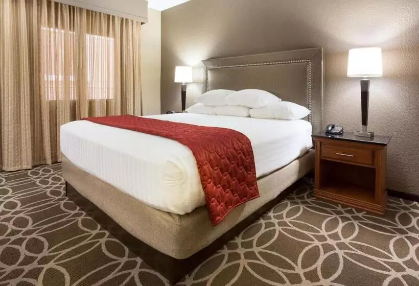 سوئیت با تخت بزرگ, Drury Inn & Suites San Antonio Riverwalk
