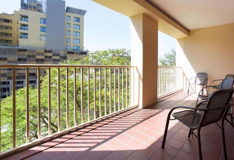Suite Superior con Balcón, Drury Inn & Suites San Antonio Riverwalk