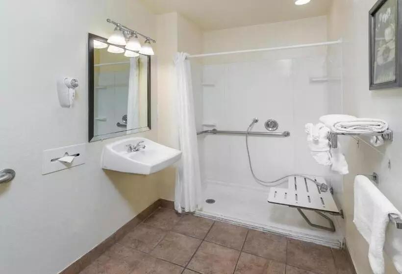 اتاق استاندارد با تخت بزرگ برای معلولان, Avenida Oceanside Camp Pendleton