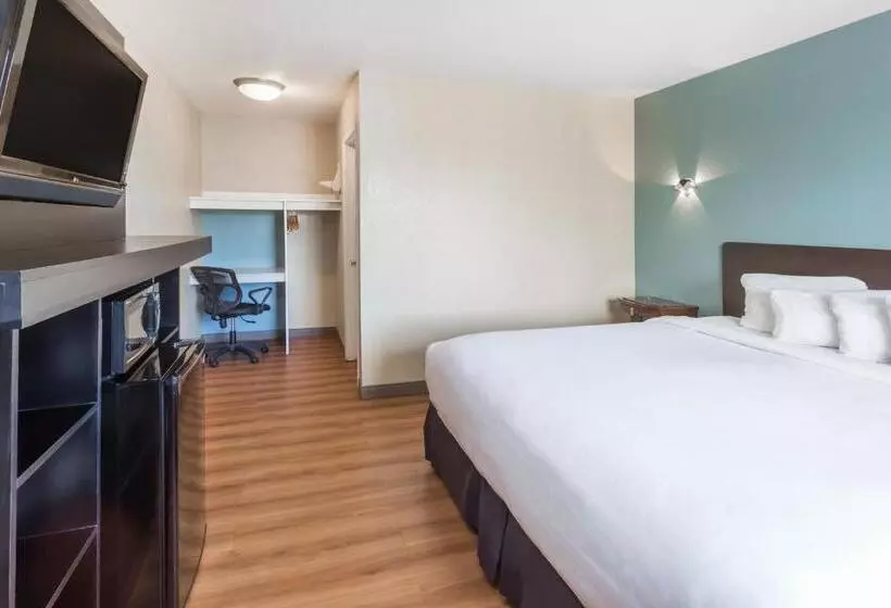 اتاق استاندارد با تخت بزرگ برای معلولان, Avenida Oceanside Camp Pendleton