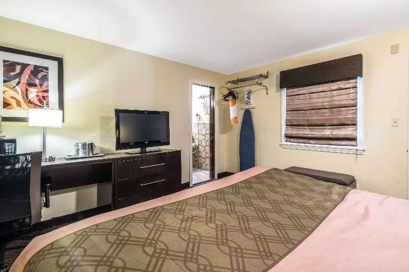 キングサイズベッドのスタンダードルーム, Econo Lodge Rutland City Near Hwy 7