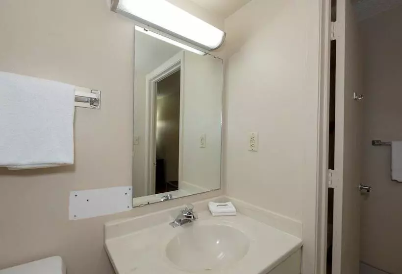 障害者適応デラックスルーム, Red Roof Inn Macclenny