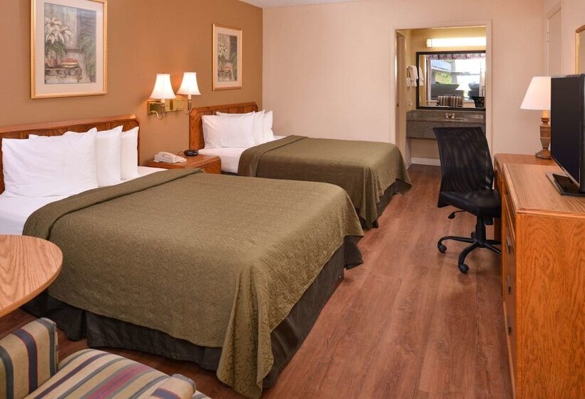 ２ダブルベッドのスタンダードルーム, Quality Inn Dutch Inn