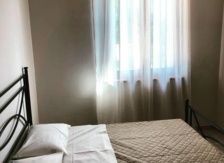 标准间带漩涡浴缸, La Grande Quercia