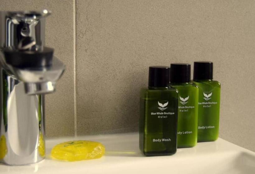 اتاق استاندارد, Blue Whale Hotels