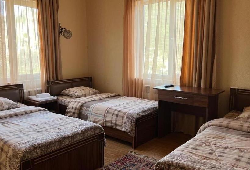 اتاق استاندارد سه نفره, Kirch Hotel & Restaurant