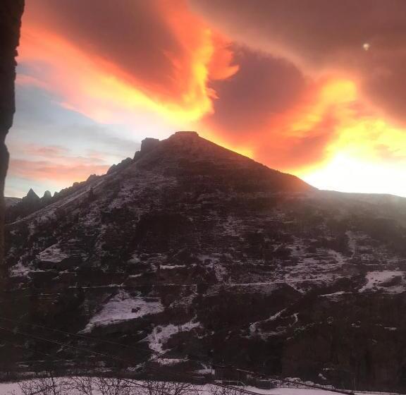 سوئیت با وان آب گرم, Kirch Hotel & Restaurant