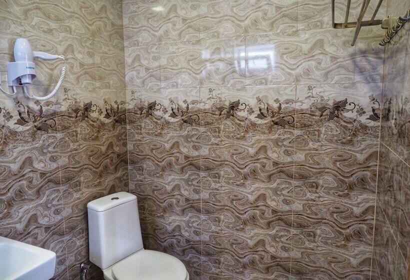اتاق استاندارد چهار تخته, Kirch Hotel & Restaurant