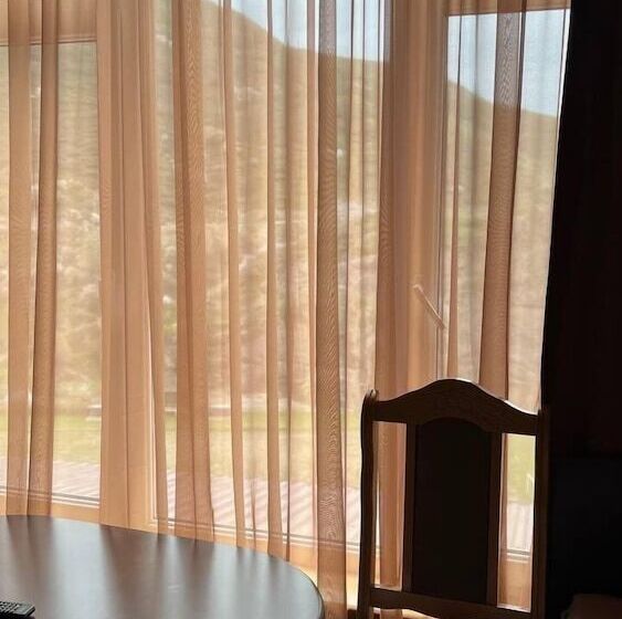 اتاق استاندارد با چشم‌انداز کوهستان, Kirch Hotel & Restaurant