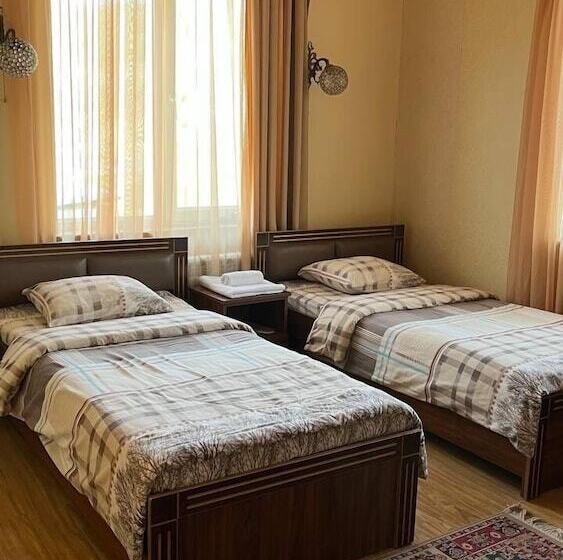 اتاق استاندارد سه نفره, Kirch Hotel & Restaurant