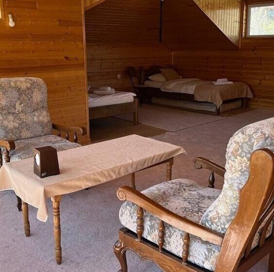 سوییت با چشم‌انداز کوه, Kirch Hotel & Restaurant