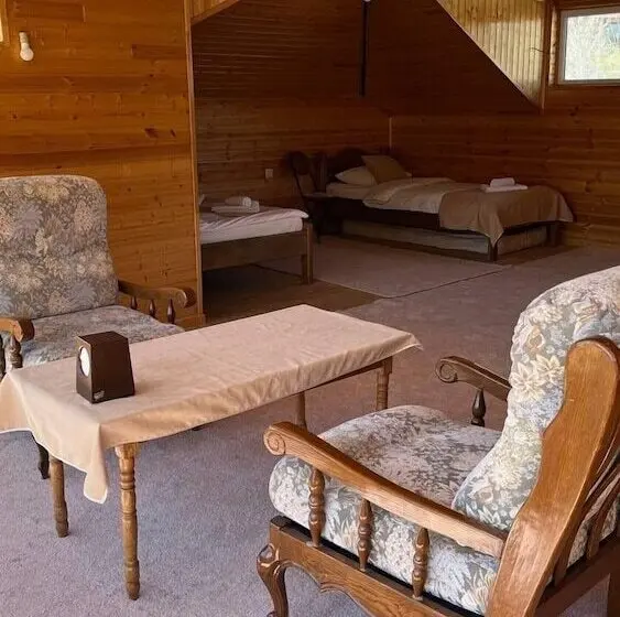 سوییت با چشم‌انداز کوه, Kirch Hotel & Restaurant