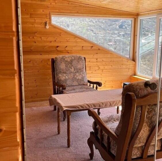 سوییت با چشم‌انداز کوه, Kirch Hotel & Restaurant