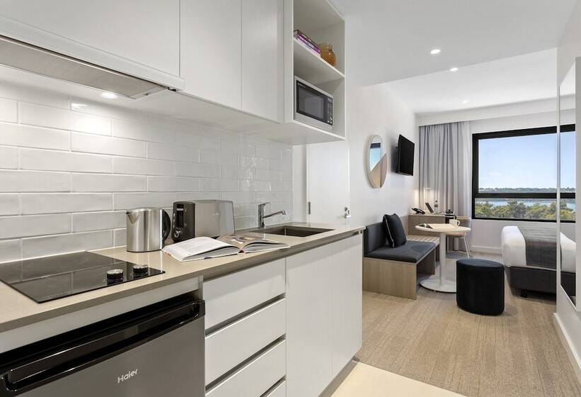 Студия Стандарт, Quest Joondalup