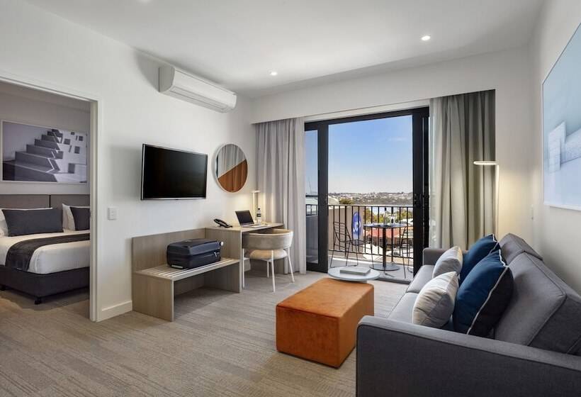 Апартаменты 1 Спальня, Quest Joondalup
