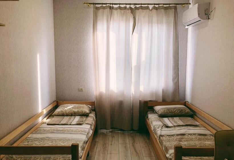 スタンダードルーム, Annet