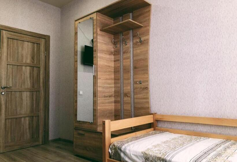 标准三人间, Annet