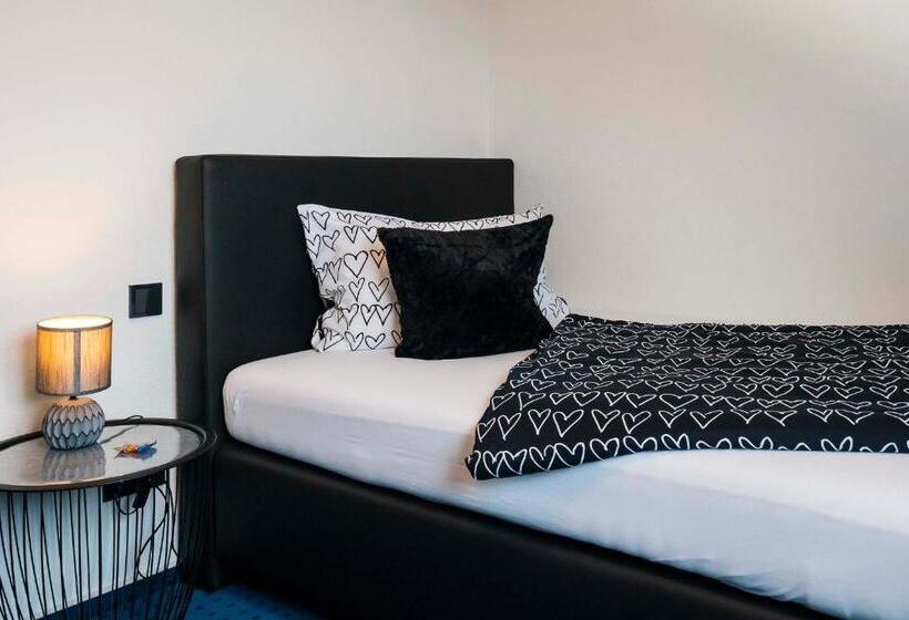 스탠다드 싱글 룸, Papenbreer