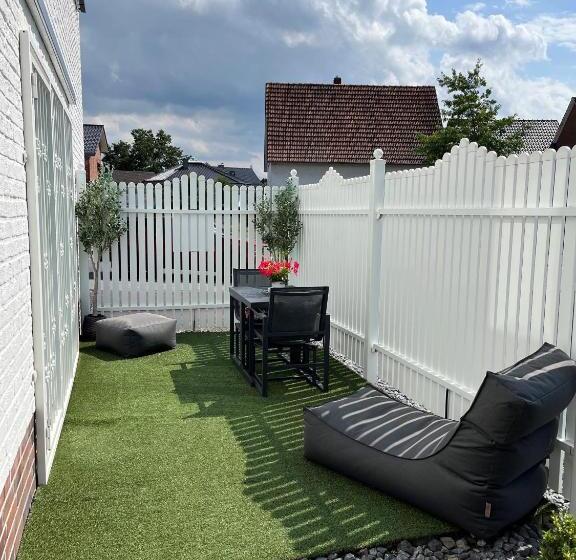 스탠다드 스튜디오 (테라스구비), Papenbreer