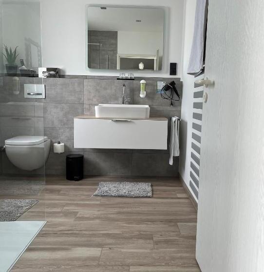 스탠다드 스튜디오 (테라스구비), Papenbreer