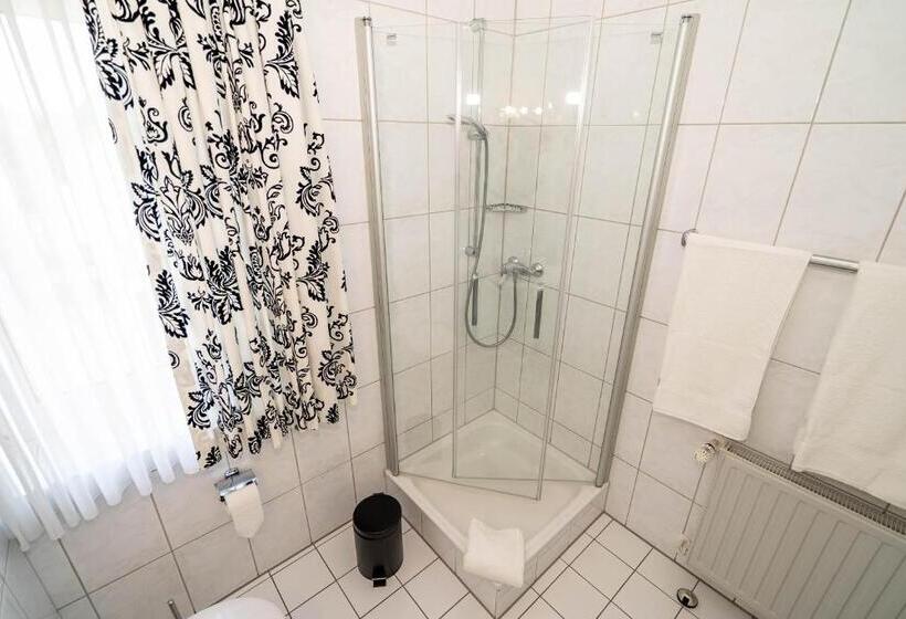 수피리어 룸, Papenbreer