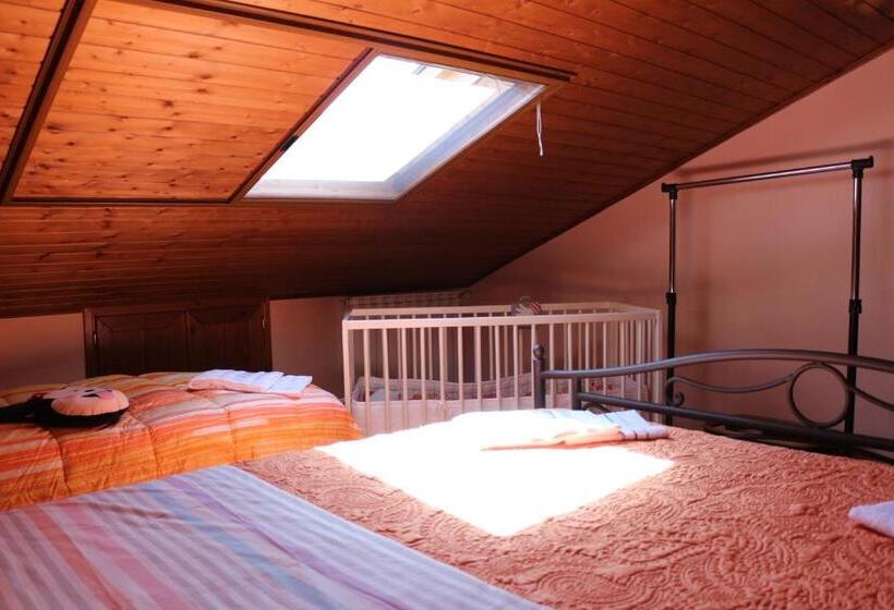 غرفة قياسية سرير كينج, Casale Santilli