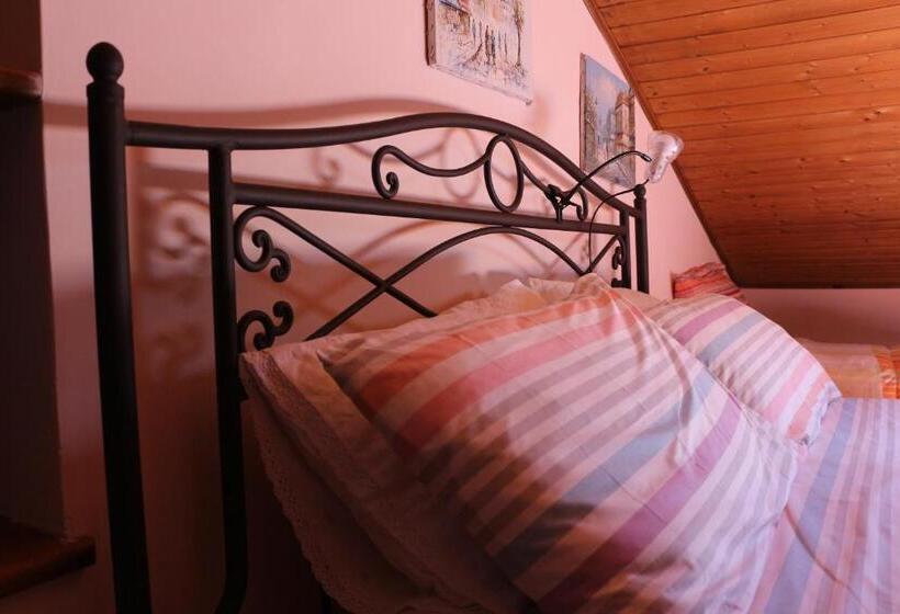 Стандартный Номер Кровать Кинг, Casale Santilli