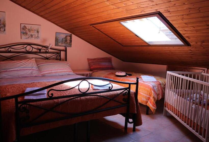 غرفة قياسية سرير كينج, Casale Santilli