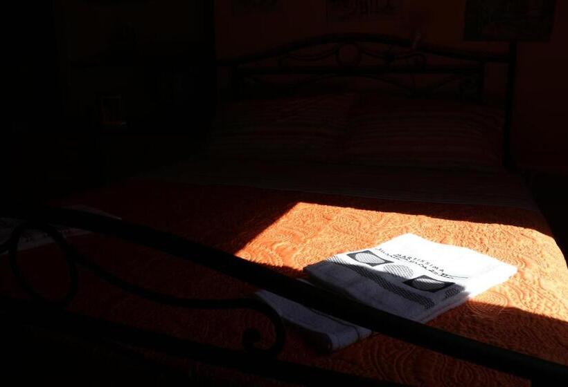 غرفة قياسية سرير كينج, Casale Santilli