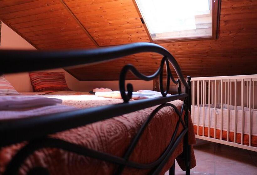 غرفة قياسية سرير كينج, Casale Santilli