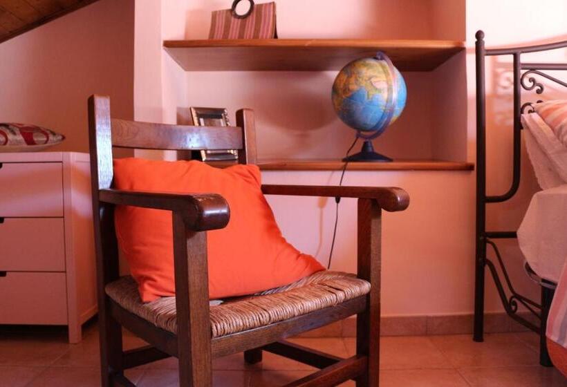 غرفة قياسية سرير كينج, Casale Santilli