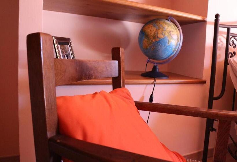 غرفة قياسية سرير كينج, Casale Santilli