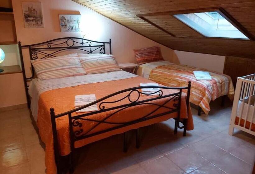 غرفة قياسية سرير كينج, Casale Santilli