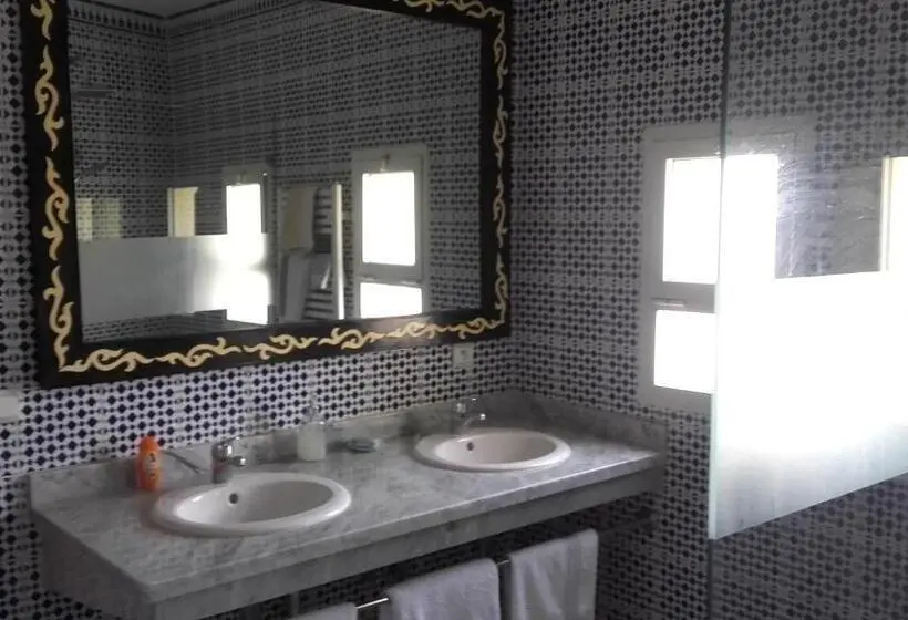 اتاق استاندارد با تخت بزرگ, Riad Tanjil