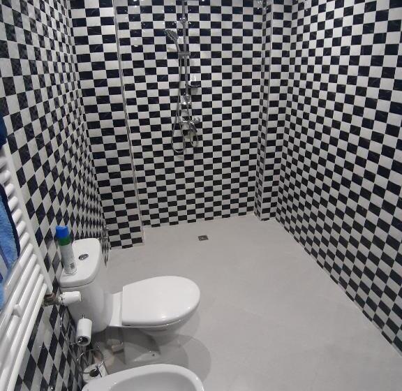 标准间, Riad Tanjil