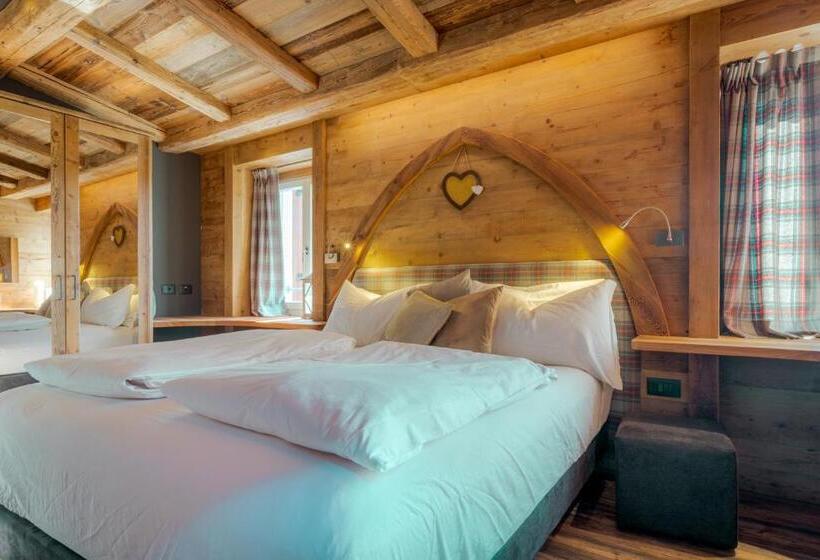 Люкс, John Luxury Suites