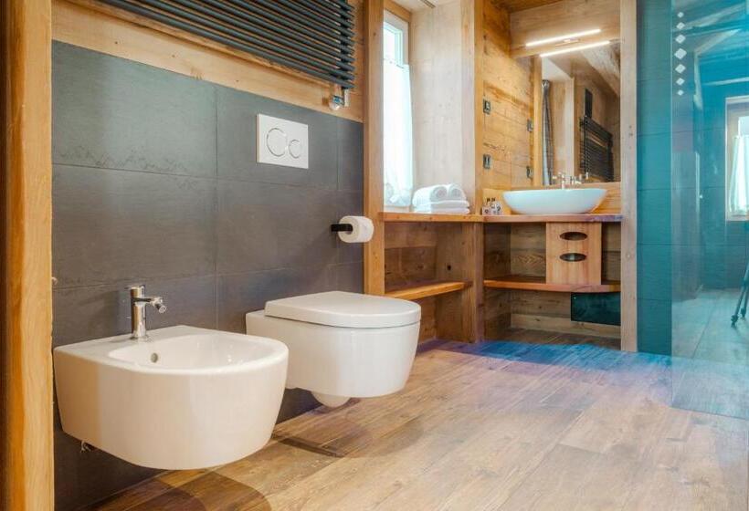 Полулюкс, John Luxury Suites