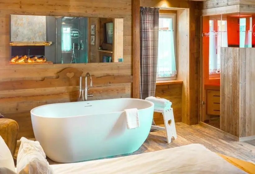 سوییت جونیور, John Luxury Suites
