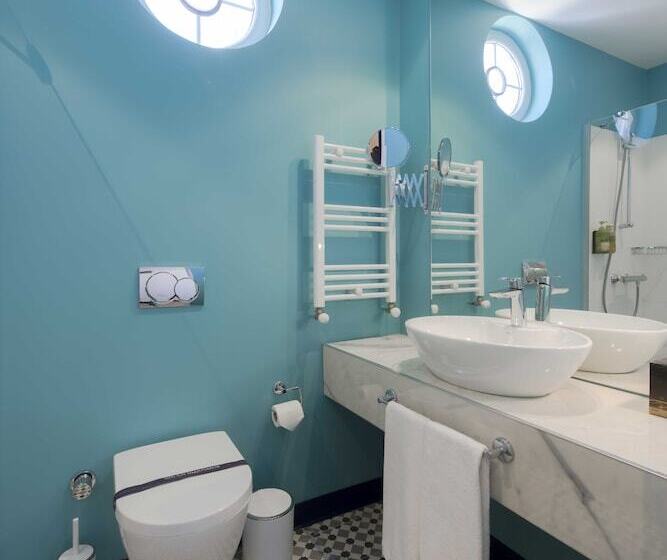 اتاق سوپریور, Levent Lavandula